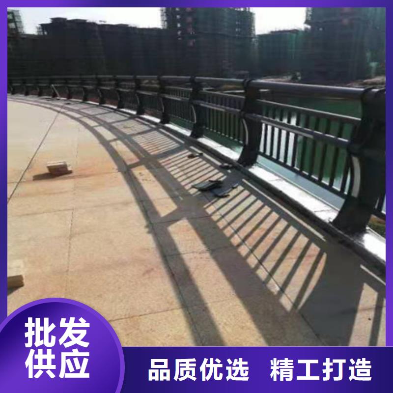 不銹鋼橋梁防撞護欄河道景觀燈光護欄_國道抗沖擊圍欄聯(lián)系廠家供應商