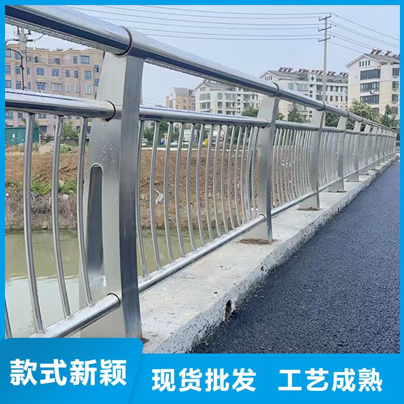 304不銹鋼防撞護欄專業生產N年源頭直供不銹鋼天橋護欄當地供應商