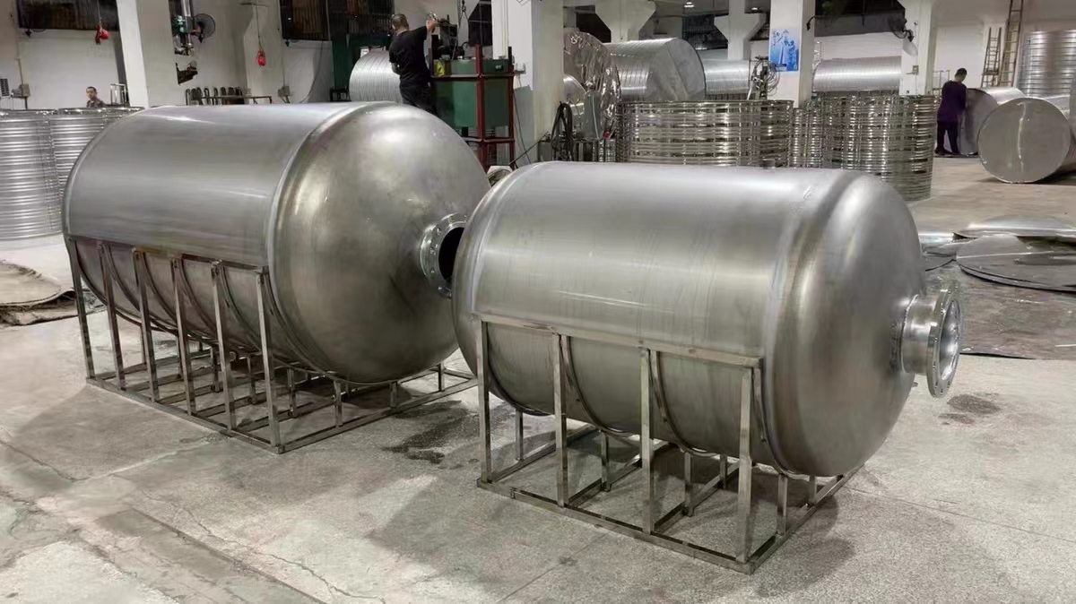 不銹鋼承壓保溫水箱廠家輝煌