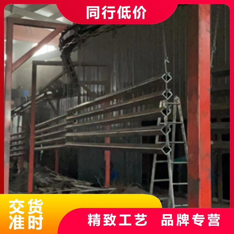 橋梁防撞護欄河堤護欄廠家質(zhì)量過硬好產(chǎn)品不怕比