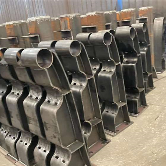 不銹鋼河道護(hù)欄造型多樣工廠直營(yíng)