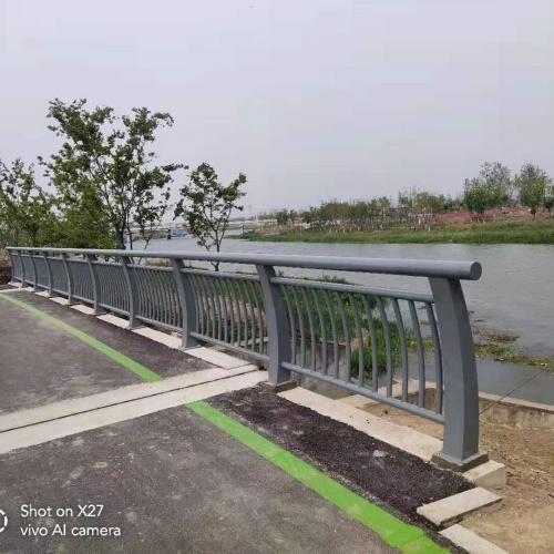 不銹鋼市政護欄上門施工