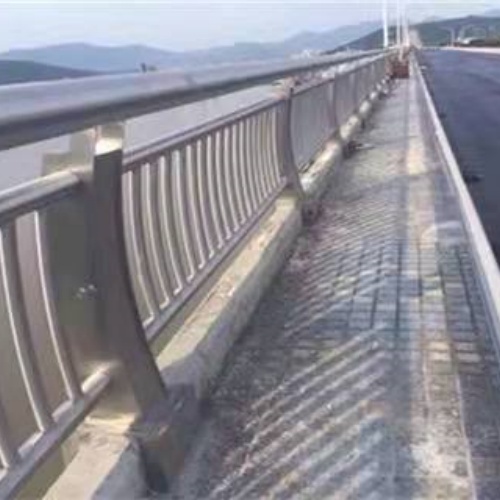 鋁合金防撞護欄實體廠家成本低本地公司