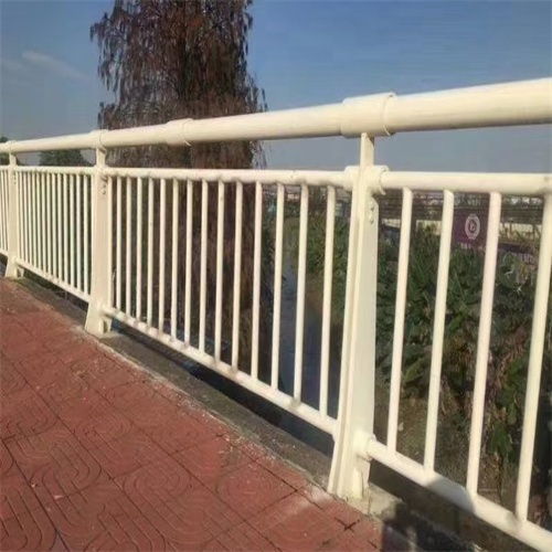 外稱不銹鋼復(fù)合管型號齊全