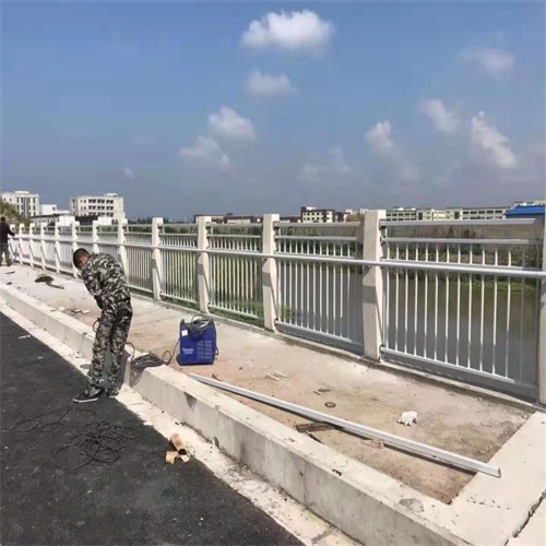 不銹鋼復合管人行道護欄-大量現貨品牌大廠家