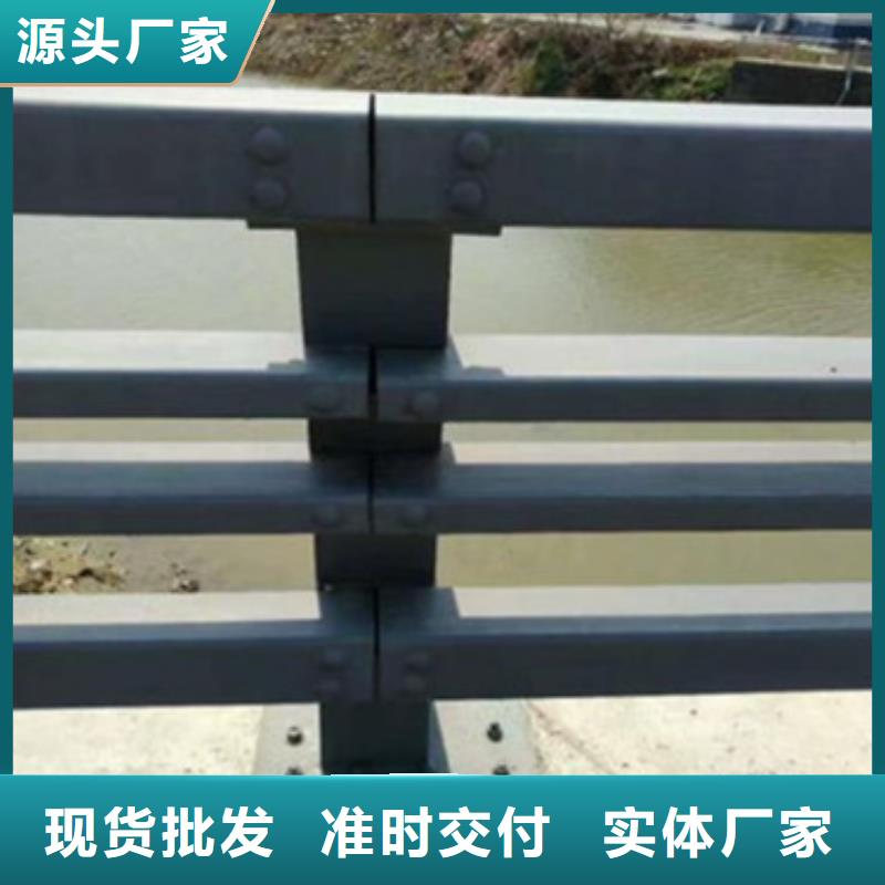 防撞護欄熱鍍鋅立柱嚴謹工藝品質保證