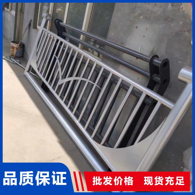 不銹鋼復合管護欄河道護欄生產經驗豐富安裝簡單
