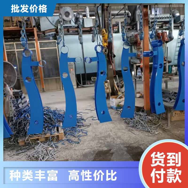 護欄立柱_防撞護欄產品性能工藝成熟