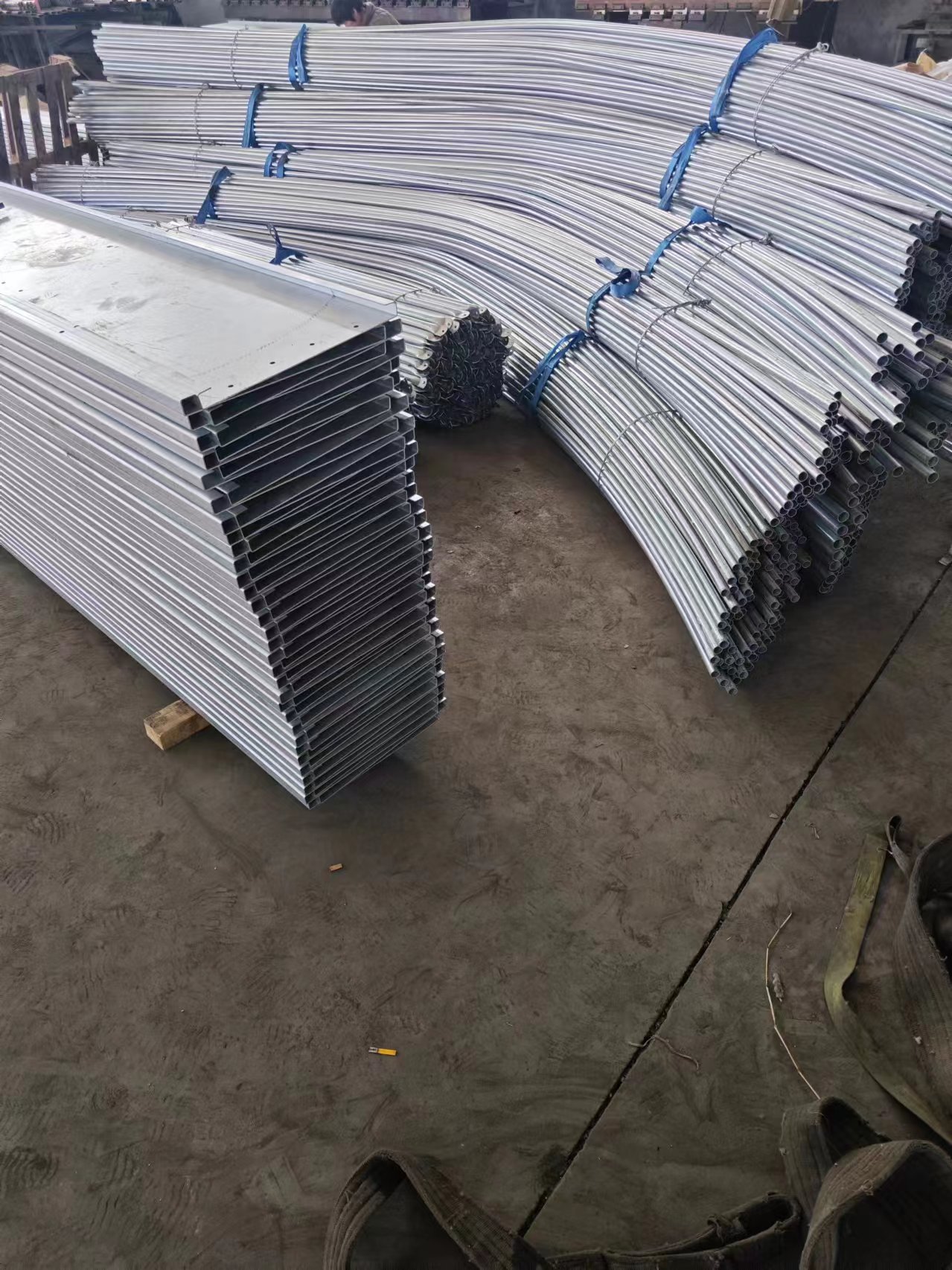 溫室大棚光伏車棚制作每個細節都嚴格把關