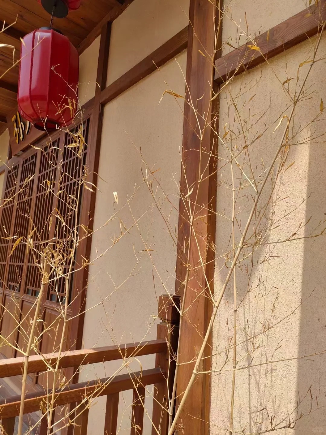 鄉(xiāng)村改造稻草漆，仿夯土漆，鄉(xiāng)村改造，稻秸稈漆源頭工廠細節(jié)嚴格凸顯品質(zhì)