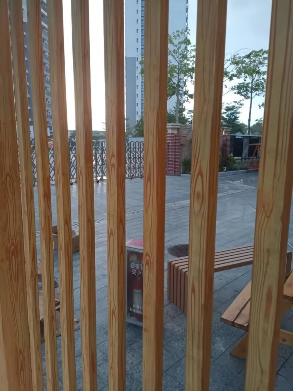 廊架長廊木紋漆，鋼結構金屬面木紋漆，仿木紋漆施工多少錢