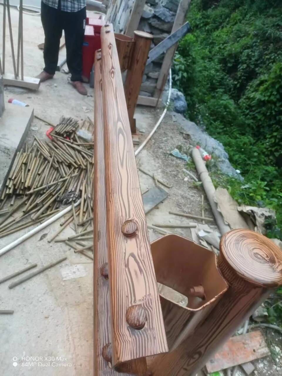 不銹鋼仿木紋漆，長廊花架木紋漆，水性木紋漆全包施工價格
