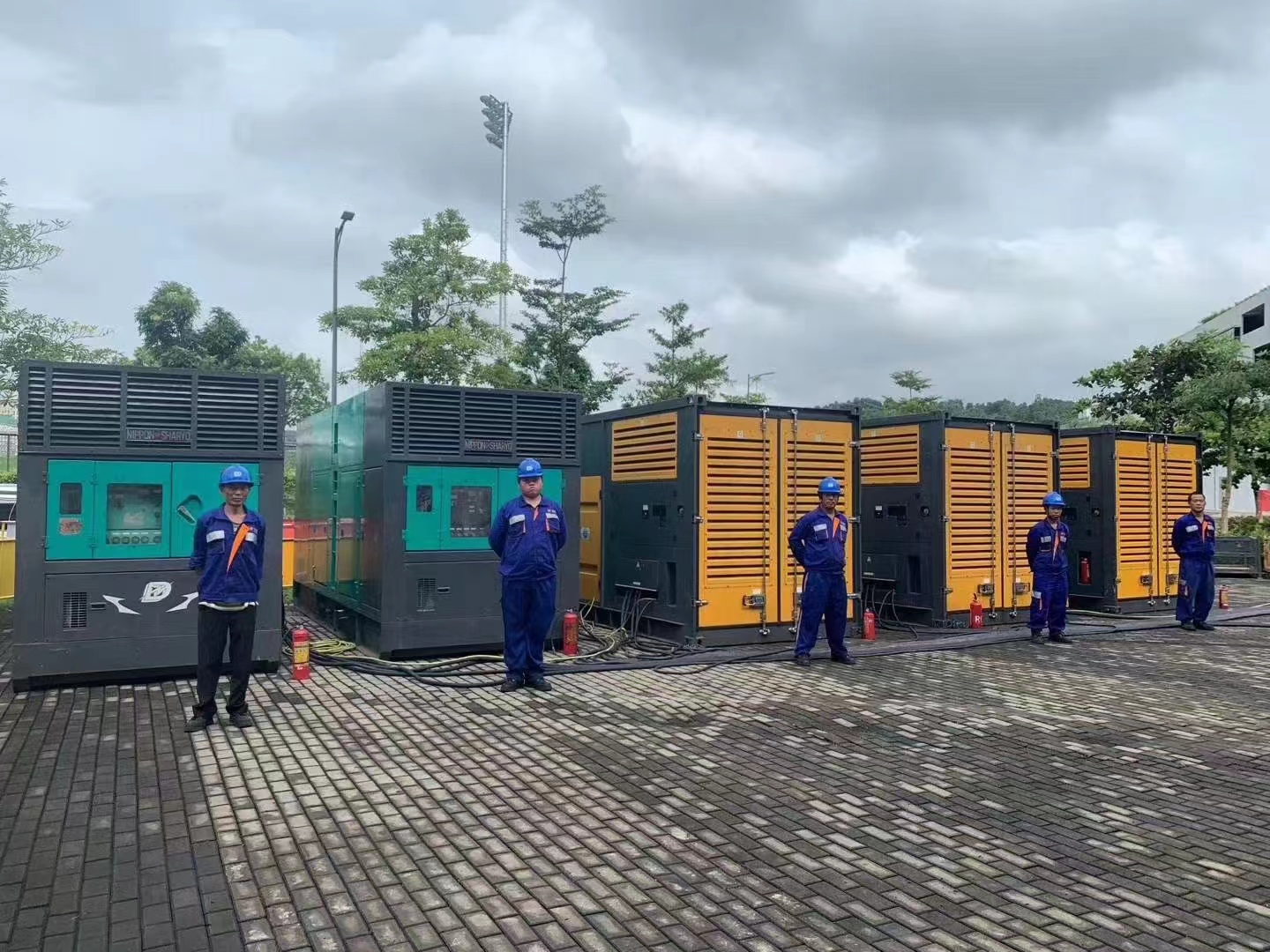 200KW發(fā)電機(jī)出租租賃400KW發(fā)電機(jī)電纜線出租UPS電源出租10KV高壓發(fā)電機(jī)出租靠譜商家本地品牌