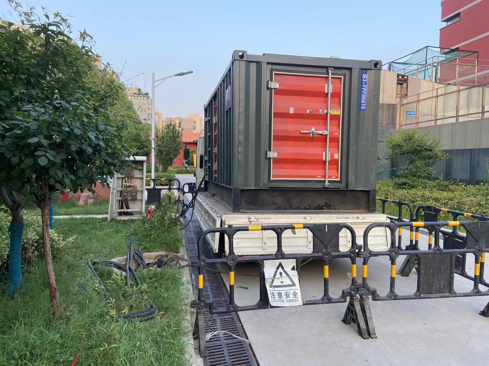 200KW發(fā)電機(jī)出租租賃400KW發(fā)電機(jī)電纜線出租UPS電源出租2000KW發(fā)電機(jī)出租多家服務(wù)案例收費(fèi)合理