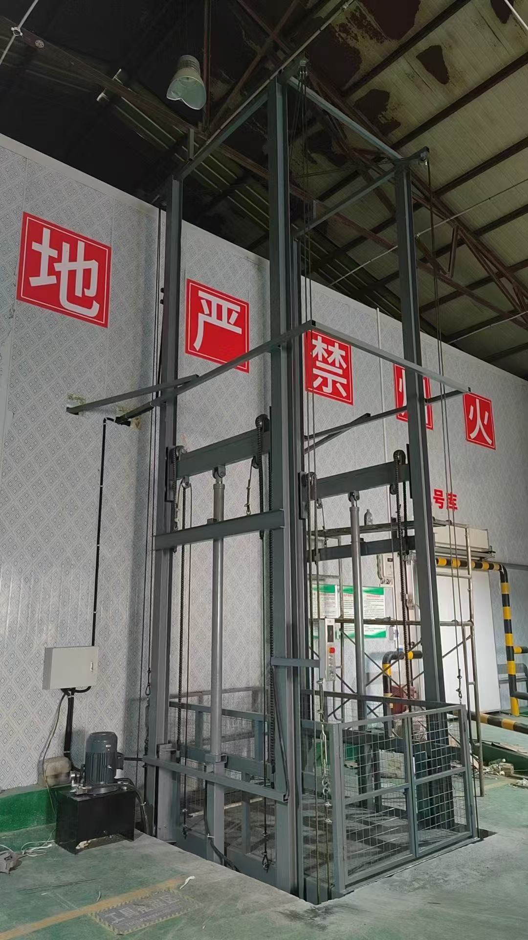 二層導(dǎo)軌式升降機(jī)價(jià)格匠心品質(zhì)