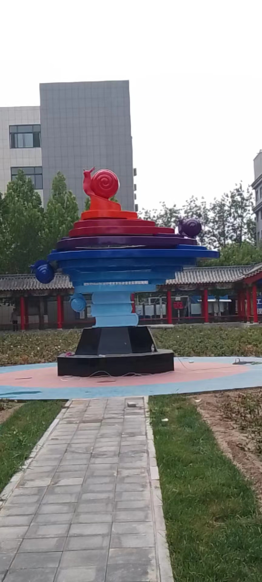 簡(jiǎn)約景觀小品雕塑種類齊全