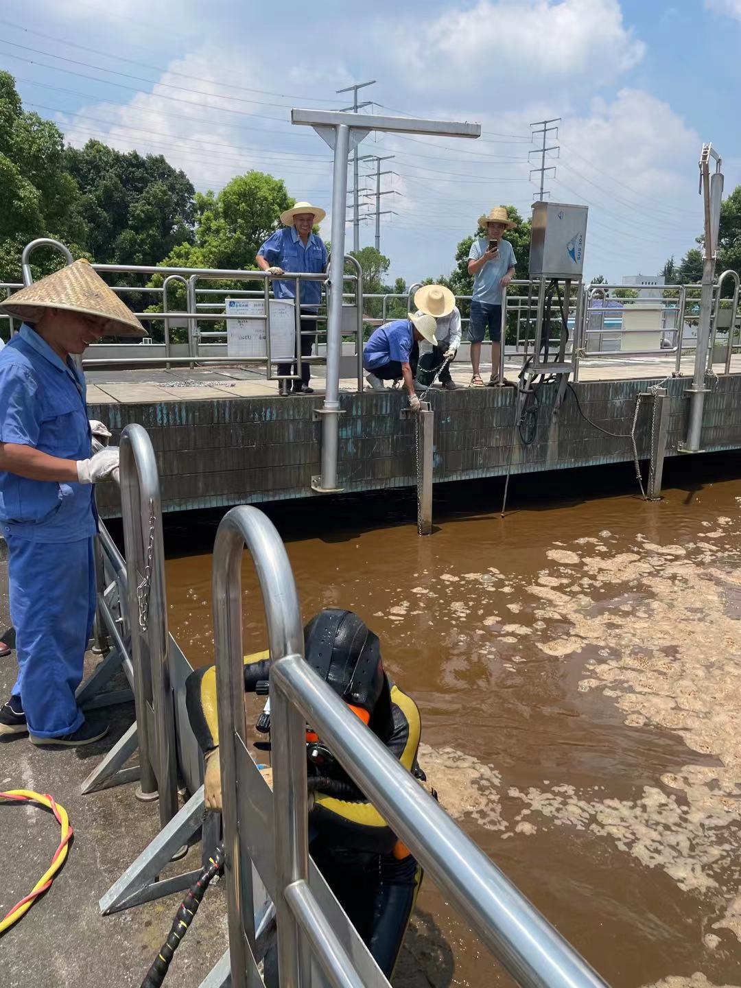 秀洲水下拆墻打混泥土施工批發(fā)價(jià)格、秀洲水下拆墻打混泥土施工廠家直銷(xiāo)、秀洲水下拆墻打混泥土施工行業(yè)報(bào)價(jià)